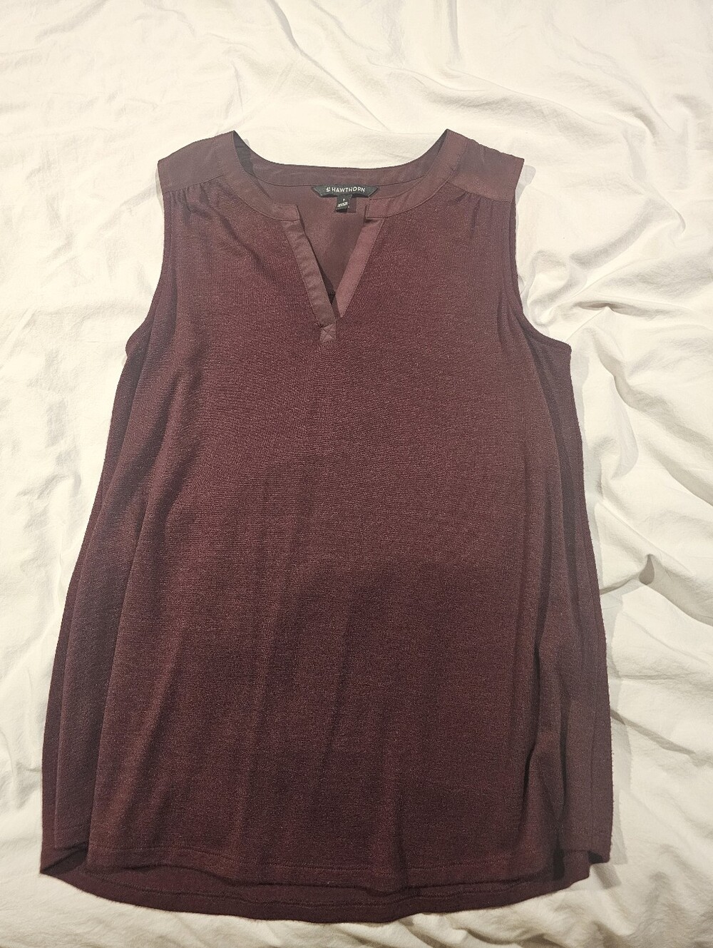 41 Hawthorn Sleeveless Notch V Tank in Wine